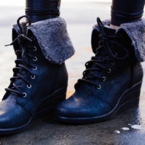 Ugg Zea Cold Weather Boots Size 9 - Picture 12 of 12